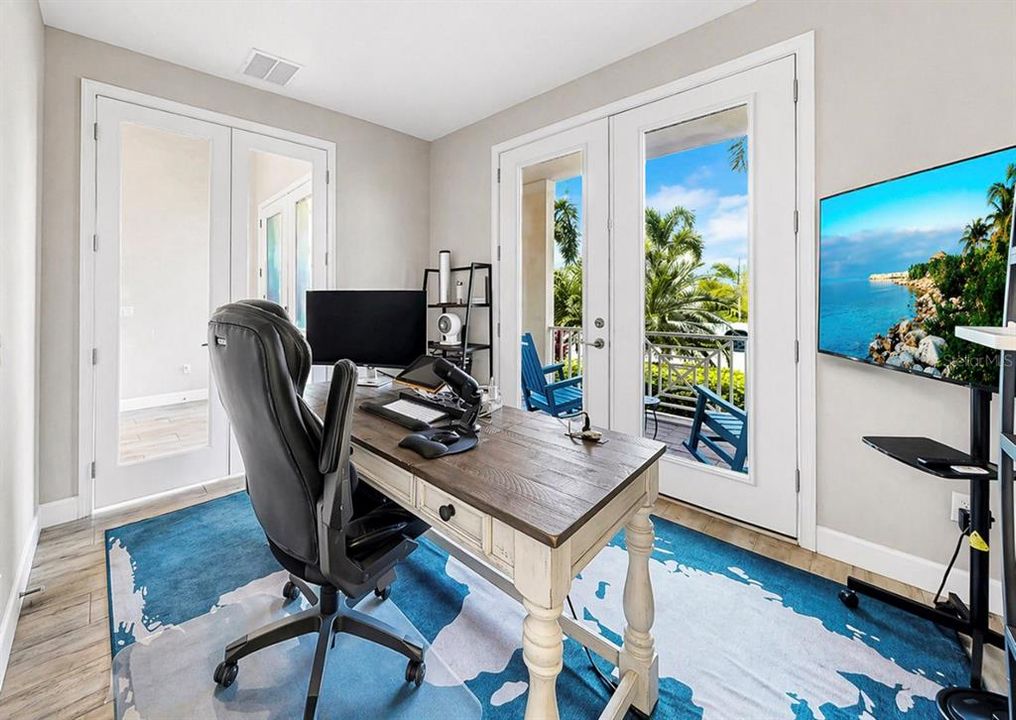 For Sale: $1,495,000 (4 beds, 3 baths, 2625 Square Feet)