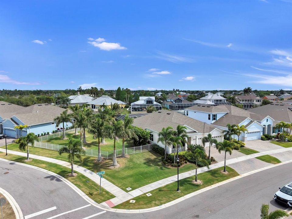 For Sale: $1,495,000 (4 beds, 3 baths, 2625 Square Feet)