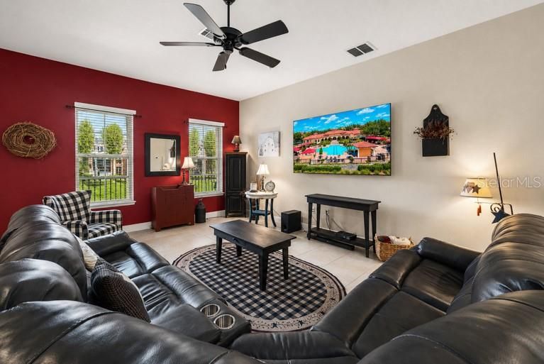 For Sale: $439,000 (3 beds, 3 baths, 2191 Square Feet)