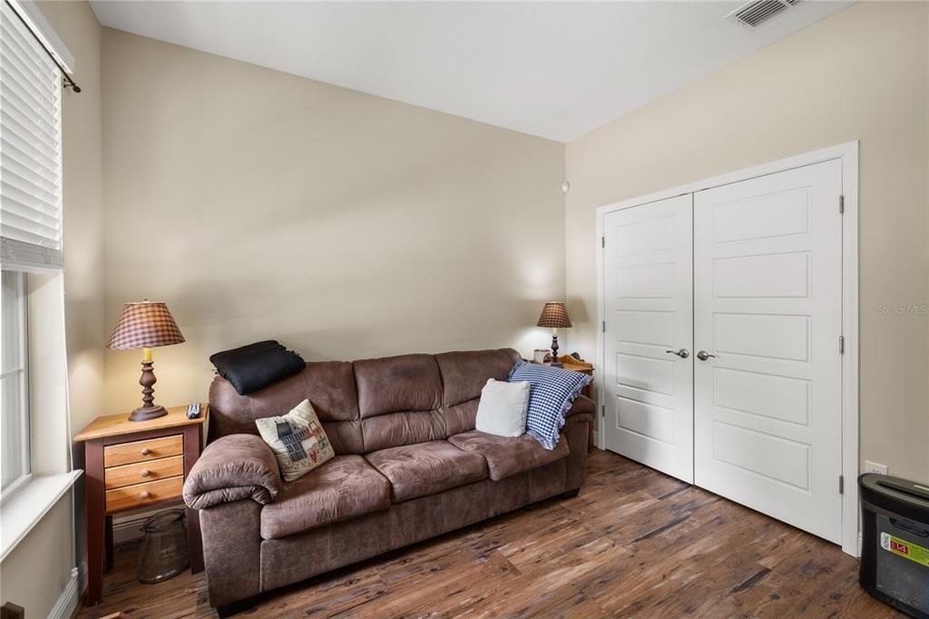 For Sale: $439,000 (3 beds, 3 baths, 2191 Square Feet)