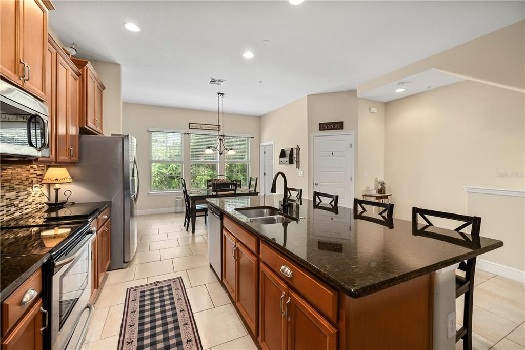 For Sale: $439,000 (3 beds, 3 baths, 2191 Square Feet)