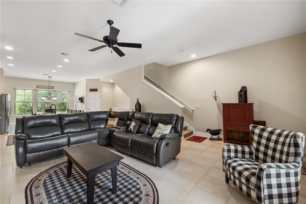 For Sale: $439,000 (3 beds, 3 baths, 2191 Square Feet)