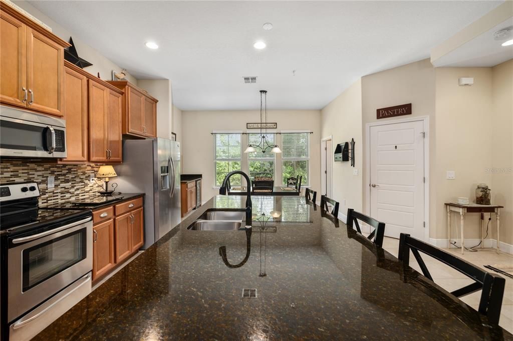 For Sale: $439,000 (3 beds, 3 baths, 2191 Square Feet)