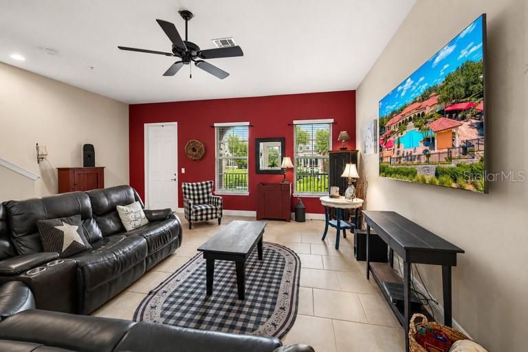 For Sale: $439,000 (3 beds, 3 baths, 2191 Square Feet)