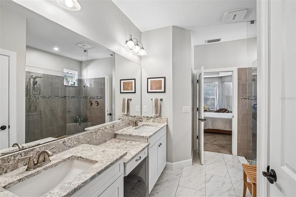 En Venta: $834,797 (3 camas, 3 baños, 2336 Pies cuadrados)