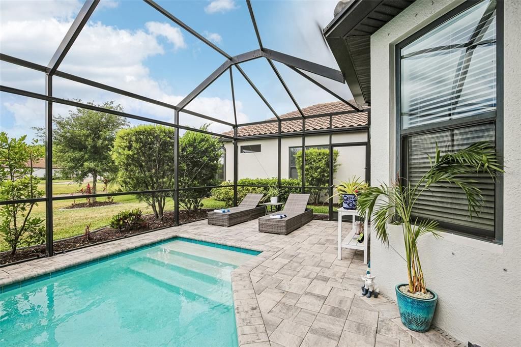 En Venta: $834,797 (3 camas, 3 baños, 2336 Pies cuadrados)