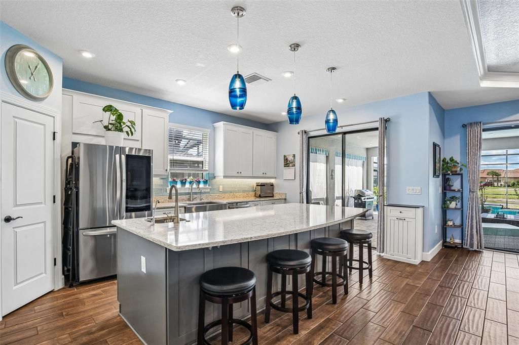 En Venta: $834,797 (3 camas, 3 baños, 2336 Pies cuadrados)