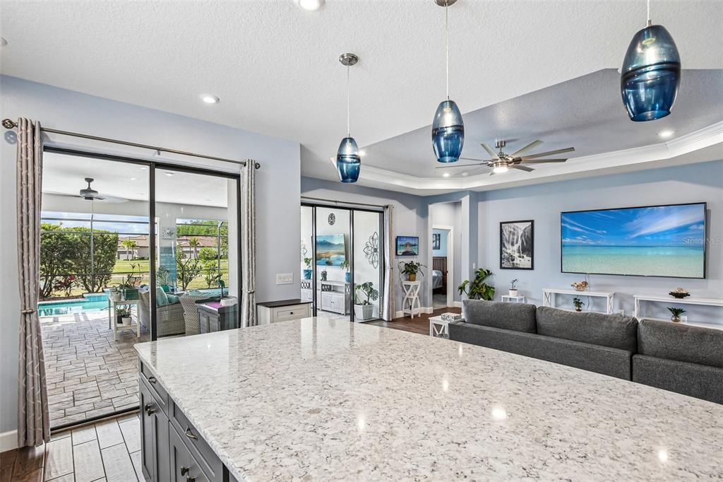 En Venta: $834,797 (3 camas, 3 baños, 2336 Pies cuadrados)