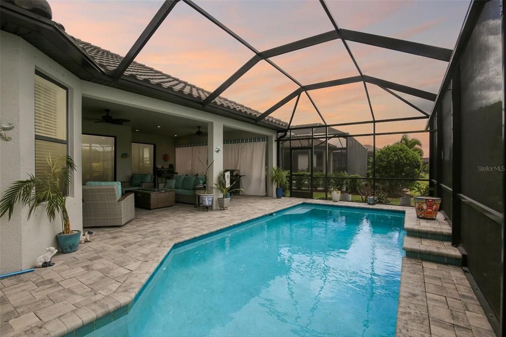 En Venta: $834,797 (3 camas, 3 baños, 2336 Pies cuadrados)