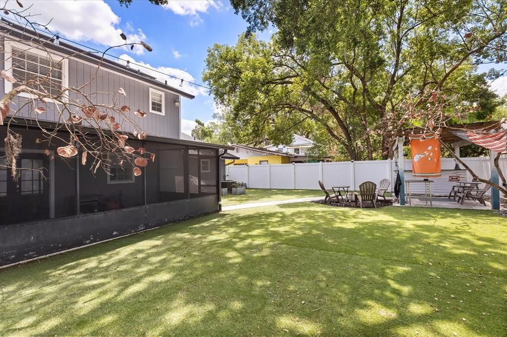 For Sale: $550,000 (3 beds, 2 baths, 1668 Square Feet)