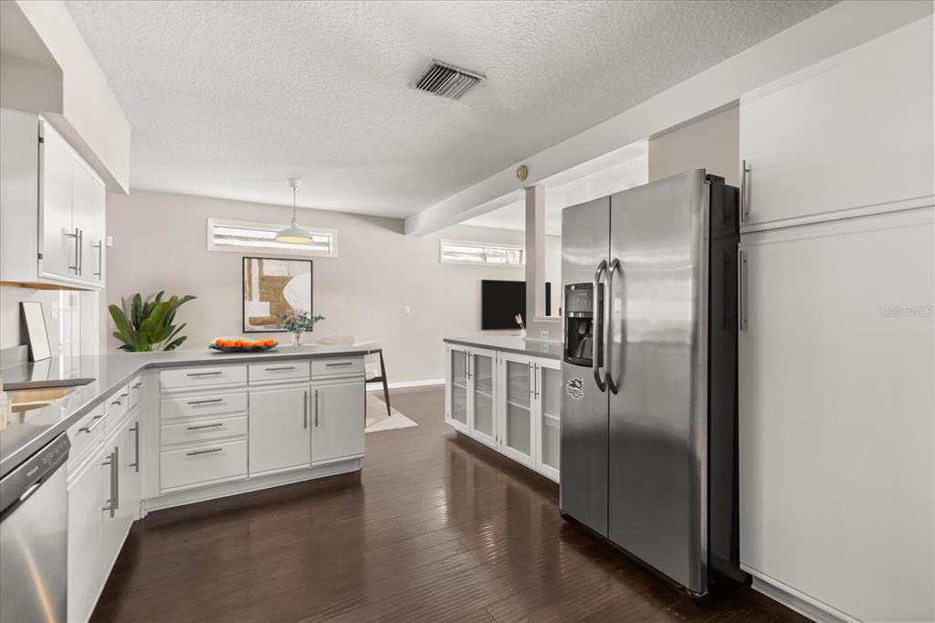 For Sale: $550,000 (3 beds, 2 baths, 1668 Square Feet)