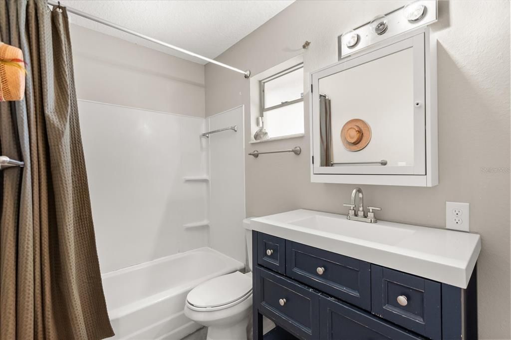 For Sale: $550,000 (3 beds, 2 baths, 1668 Square Feet)