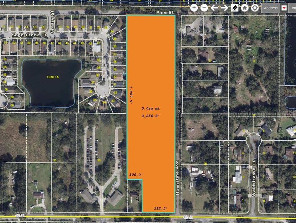 На продажу: $1,500,000 (8.88 acres)