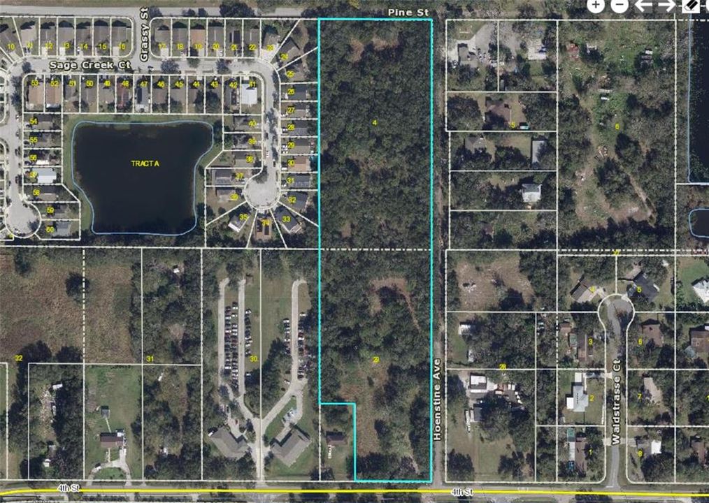 На продажу: $1,500,000 (8.88 acres)