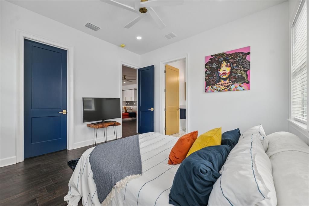 En Renta: $2,450 (3 camas, 2 baños, 1725 Pies cuadrados)