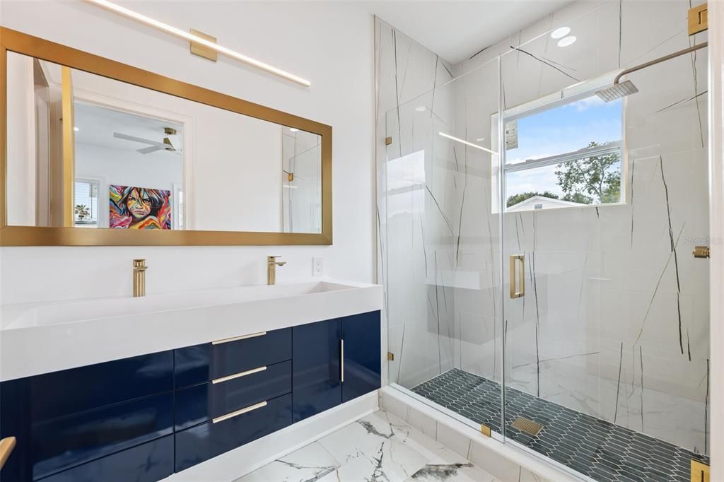 En Renta: $2,450 (3 camas, 2 baños, 1725 Pies cuadrados)