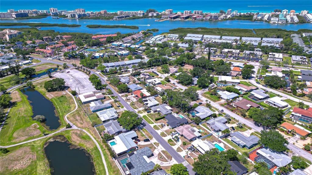 En Venta: $699,000 (3 camas, 3 baños, 2068 Pies cuadrados)