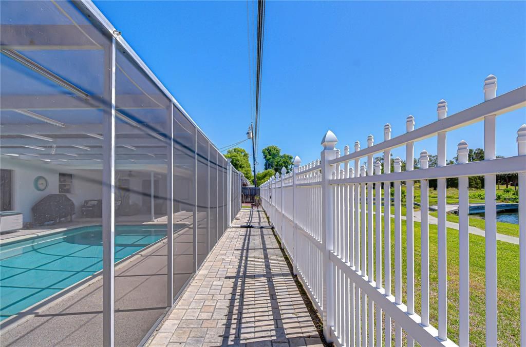En Venta: $699,000 (3 camas, 3 baños, 2068 Pies cuadrados)