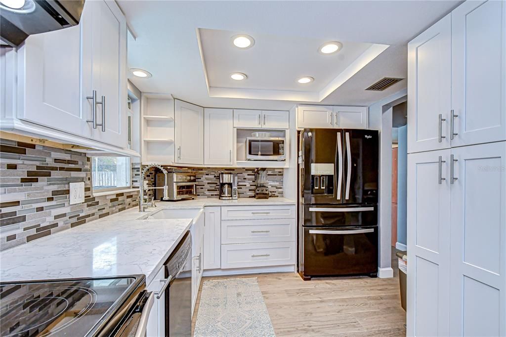 En Venta: $699,000 (3 camas, 3 baños, 2068 Pies cuadrados)