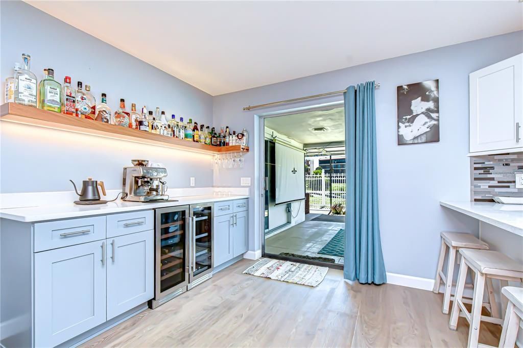 En Venta: $699,000 (3 camas, 3 baños, 2068 Pies cuadrados)