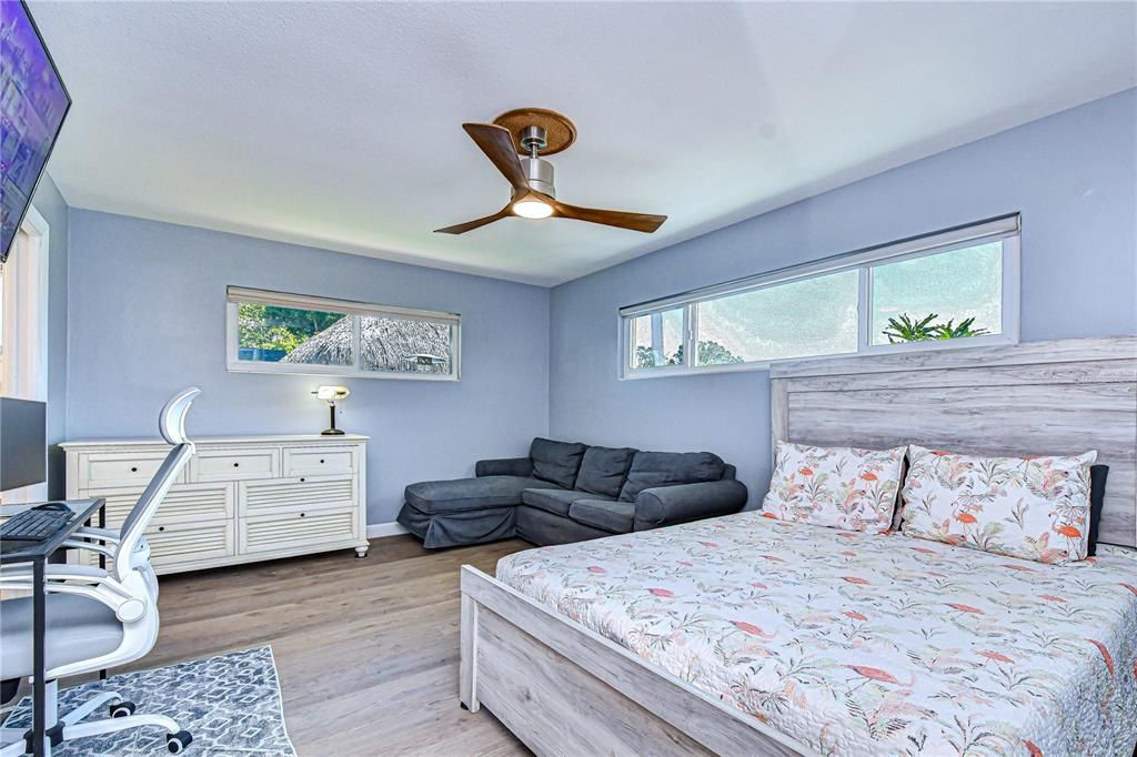 En Venta: $699,000 (3 camas, 3 baños, 2068 Pies cuadrados)
