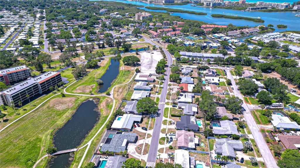 En Venta: $699,000 (3 camas, 3 baños, 2068 Pies cuadrados)