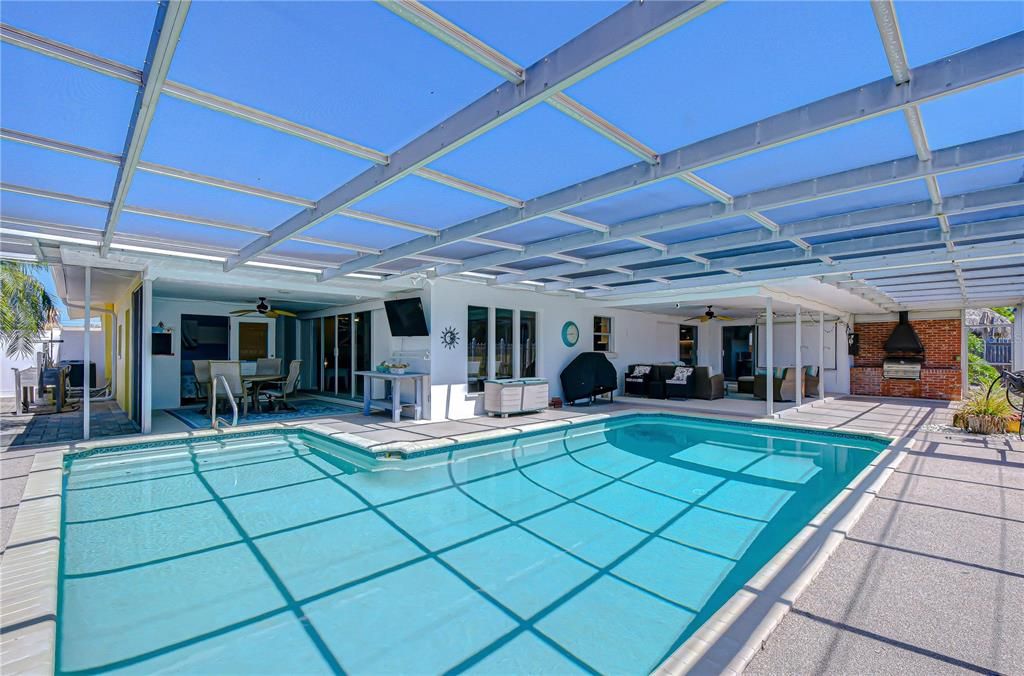 En Venta: $699,000 (3 camas, 3 baños, 2068 Pies cuadrados)