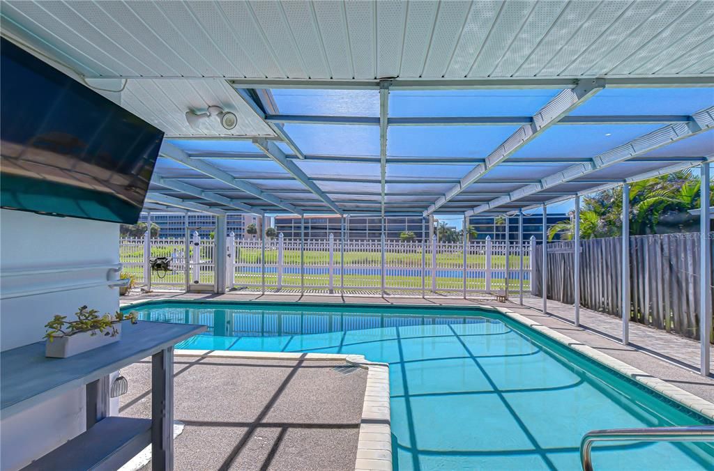 En Venta: $699,000 (3 camas, 3 baños, 2068 Pies cuadrados)