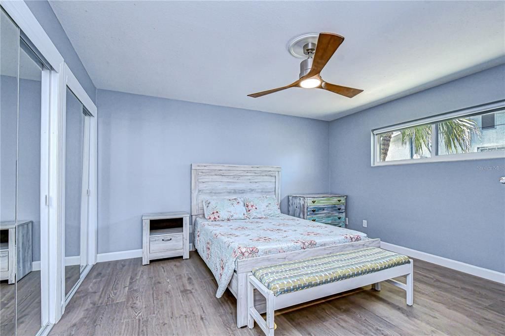 En Venta: $699,000 (3 camas, 3 baños, 2068 Pies cuadrados)