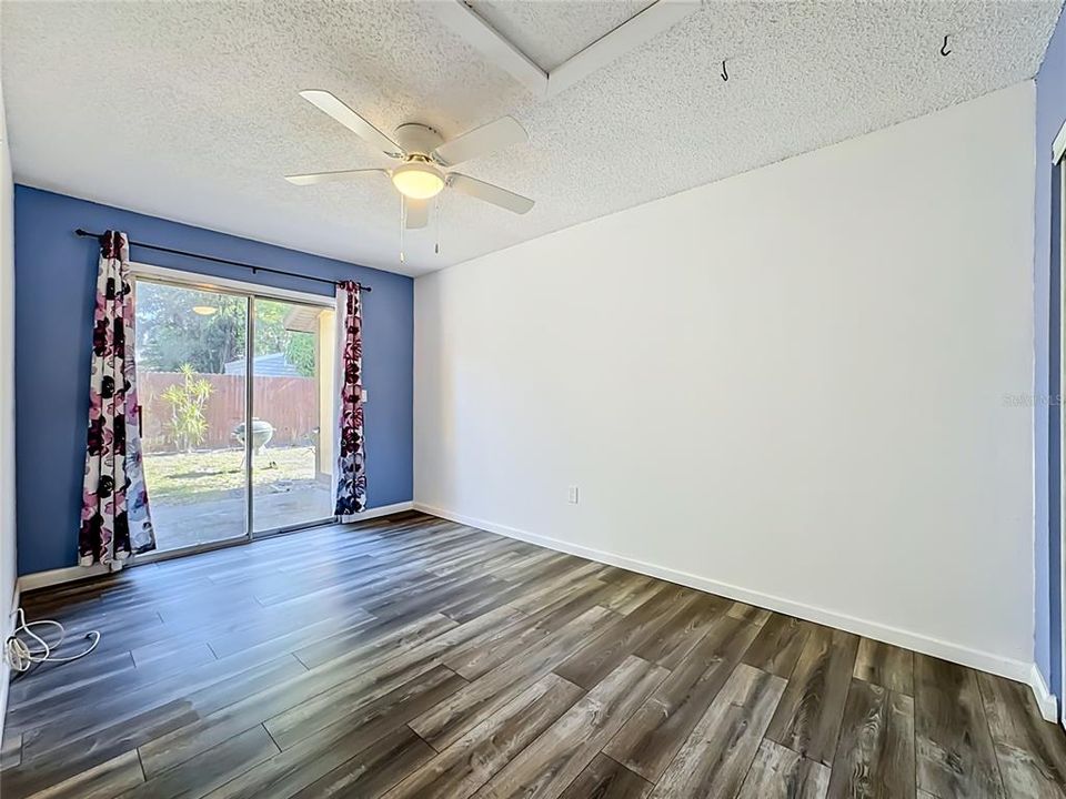 For Sale: $169,900 (2 beds, 2 baths, 864 Square Feet)