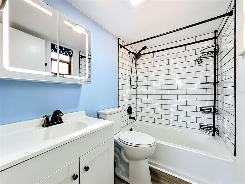 For Sale: $169,900 (2 beds, 2 baths, 864 Square Feet)