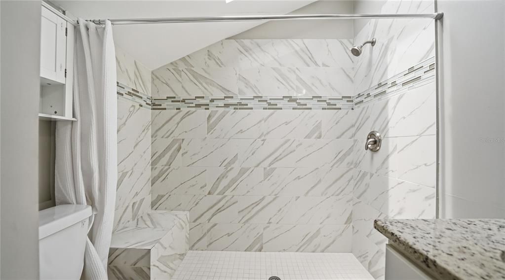 For Sale: $375,000 (2 beds, 2 baths, 1230 Square Feet)