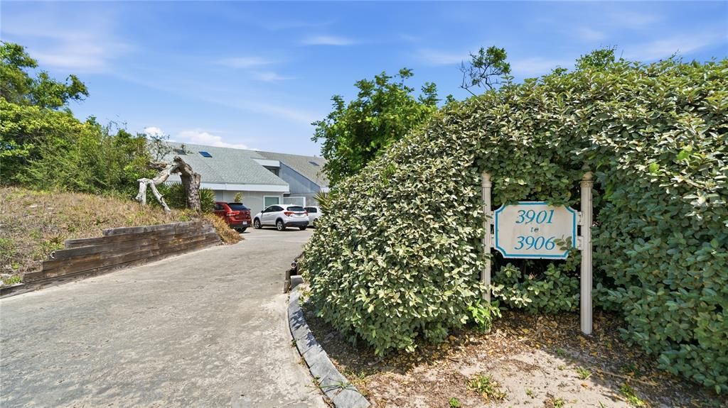 For Sale: $375,000 (2 beds, 2 baths, 1230 Square Feet)