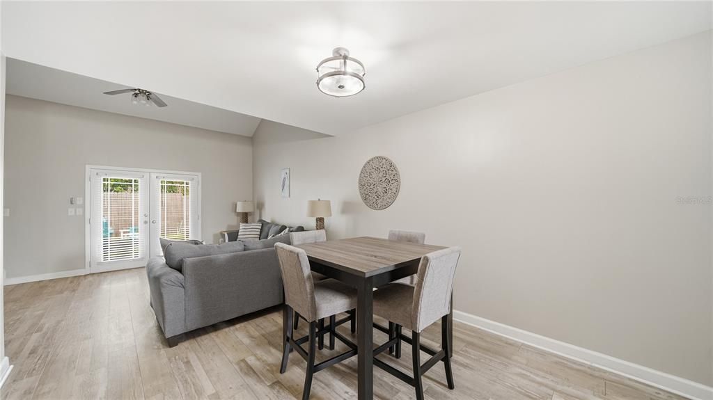 For Sale: $375,000 (2 beds, 2 baths, 1230 Square Feet)