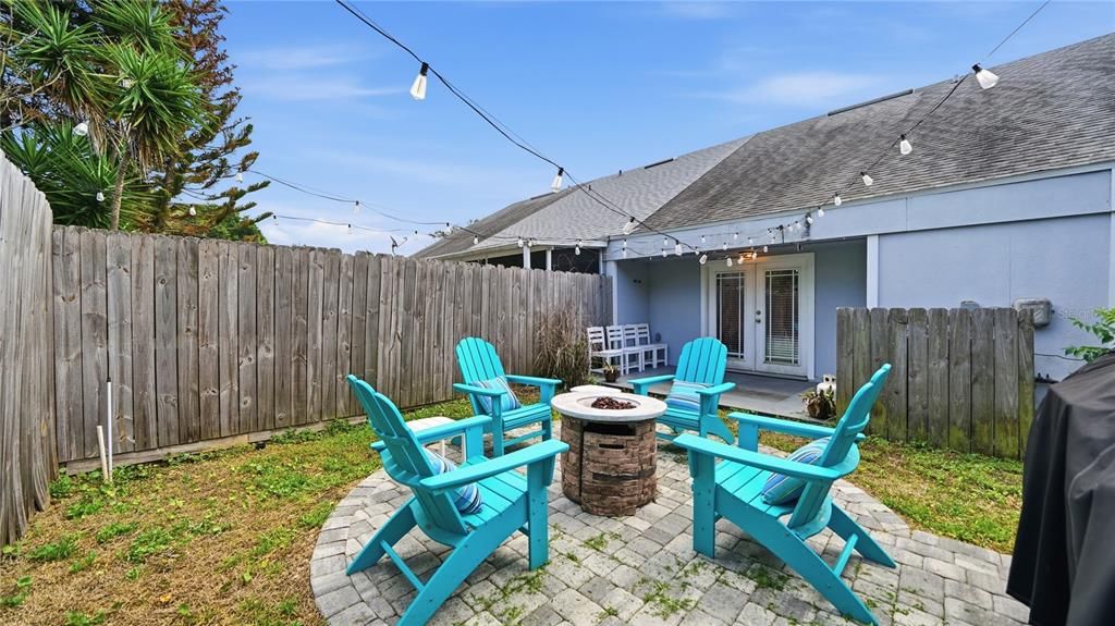 For Sale: $375,000 (2 beds, 2 baths, 1230 Square Feet)