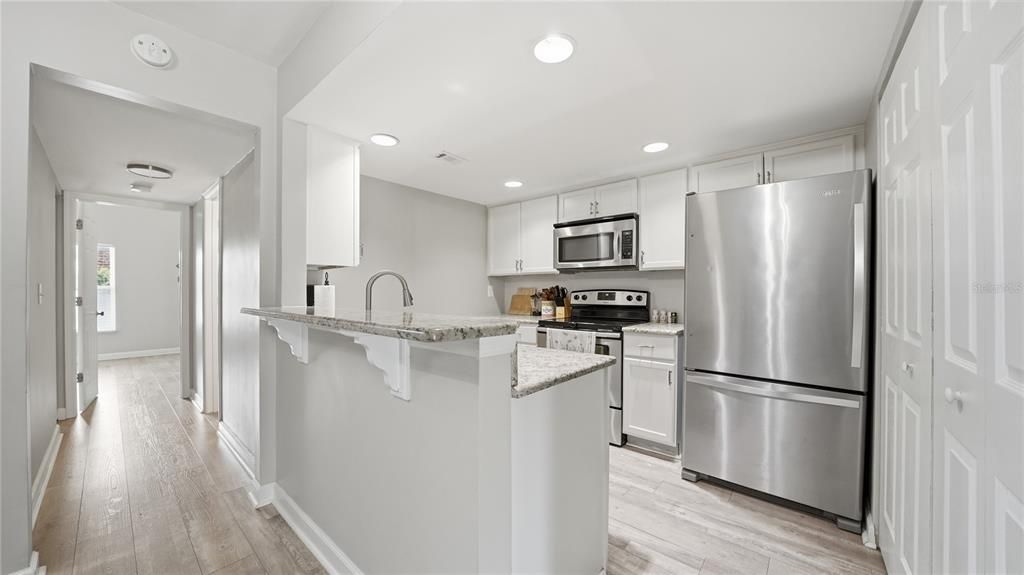 For Sale: $375,000 (2 beds, 2 baths, 1230 Square Feet)