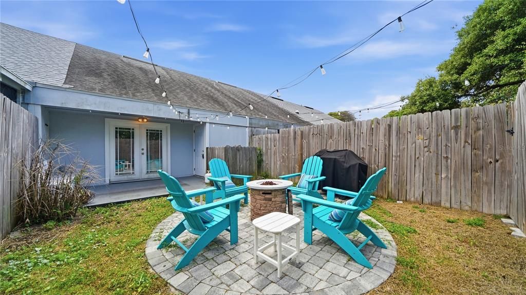 For Sale: $375,000 (2 beds, 2 baths, 1230 Square Feet)