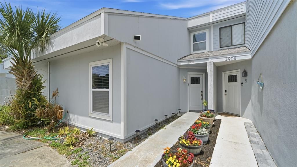 For Sale: $375,000 (2 beds, 2 baths, 1230 Square Feet)