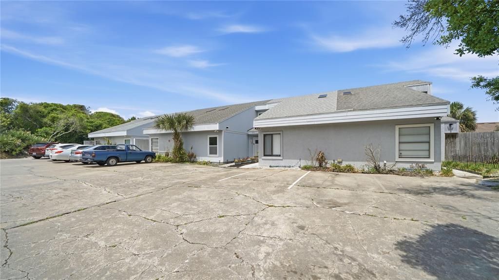 For Sale: $375,000 (2 beds, 2 baths, 1230 Square Feet)