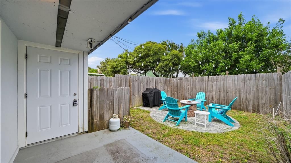 For Sale: $375,000 (2 beds, 2 baths, 1230 Square Feet)