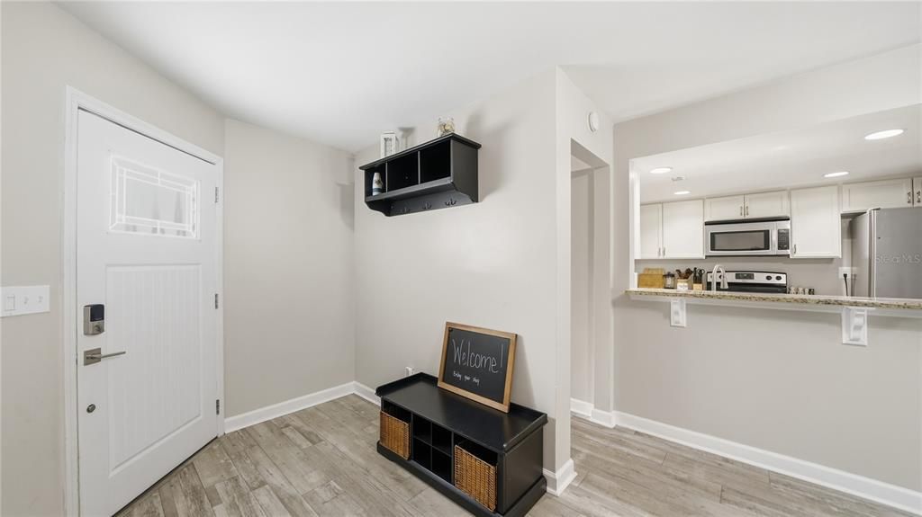 For Sale: $375,000 (2 beds, 2 baths, 1230 Square Feet)