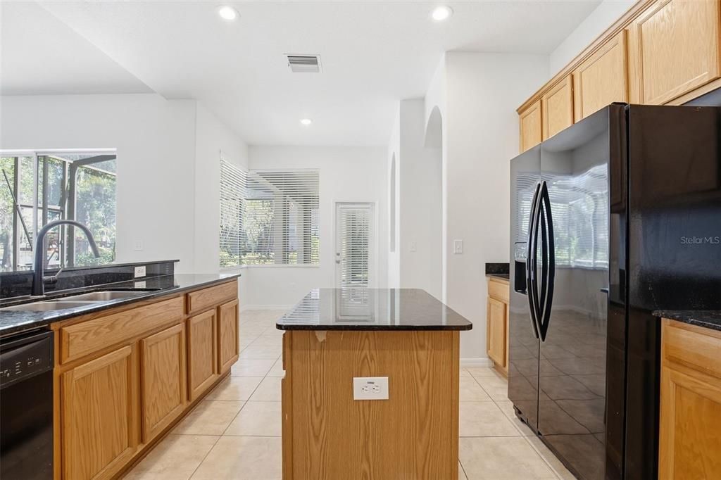 Activo con contrato: $509,900 (4 camas, 2 baños, 2765 Pies cuadrados)