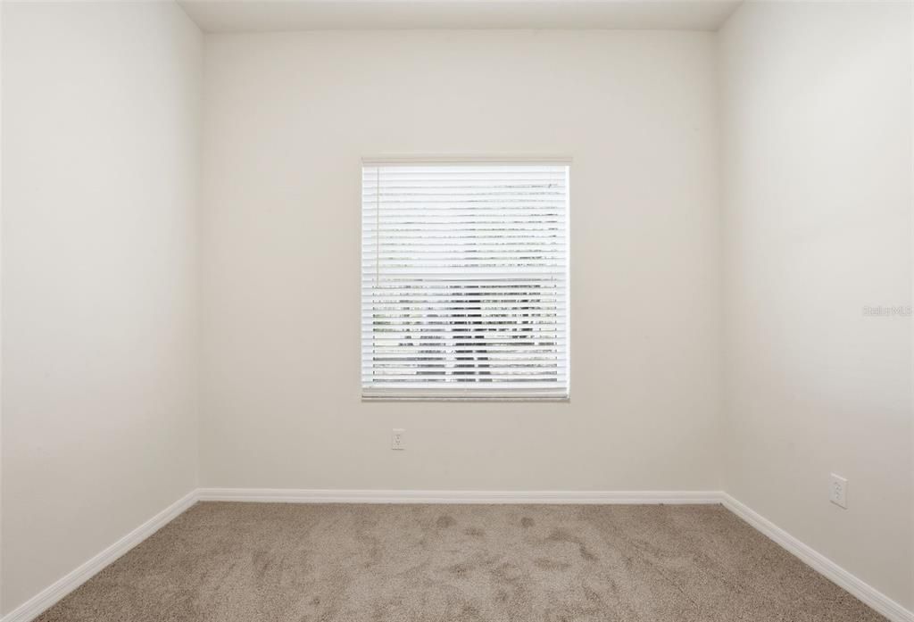 Activo con contrato: $509,900 (4 camas, 2 baños, 2765 Pies cuadrados)