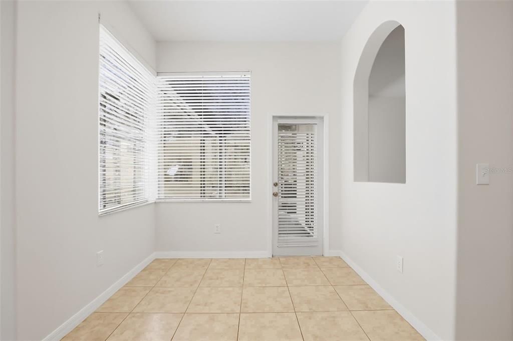 Activo con contrato: $509,900 (4 camas, 2 baños, 2765 Pies cuadrados)