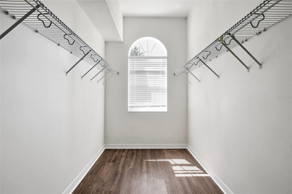 Activo con contrato: $509,900 (4 camas, 2 baños, 2765 Pies cuadrados)