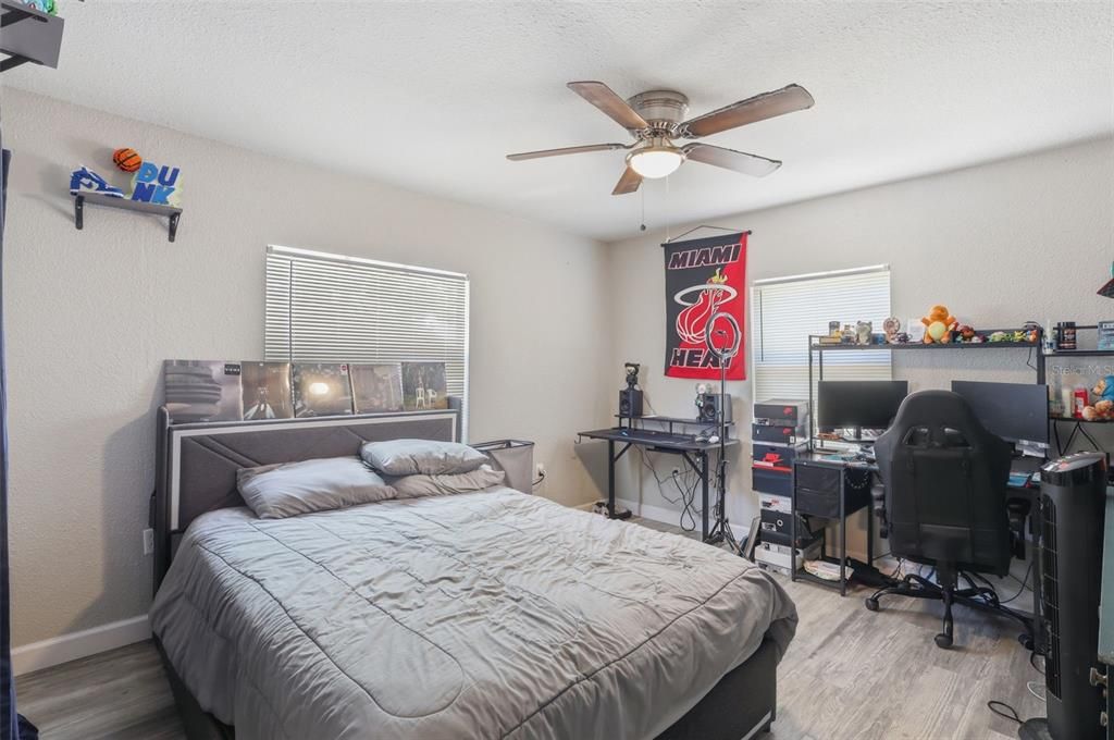 For Sale: $188,000 (2 beds, 1 baths, 816 Square Feet)
