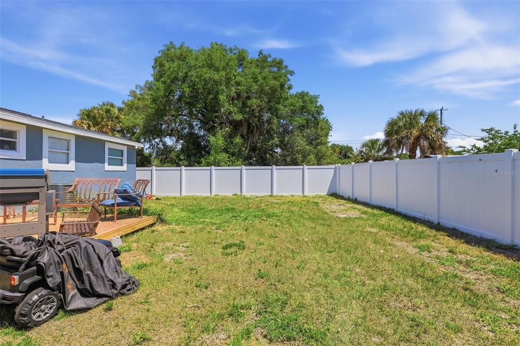 For Sale: $188,000 (2 beds, 1 baths, 816 Square Feet)