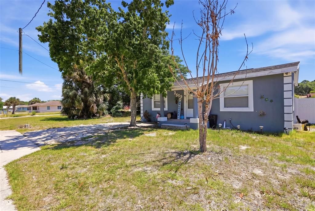 For Sale: $188,000 (2 beds, 1 baths, 816 Square Feet)