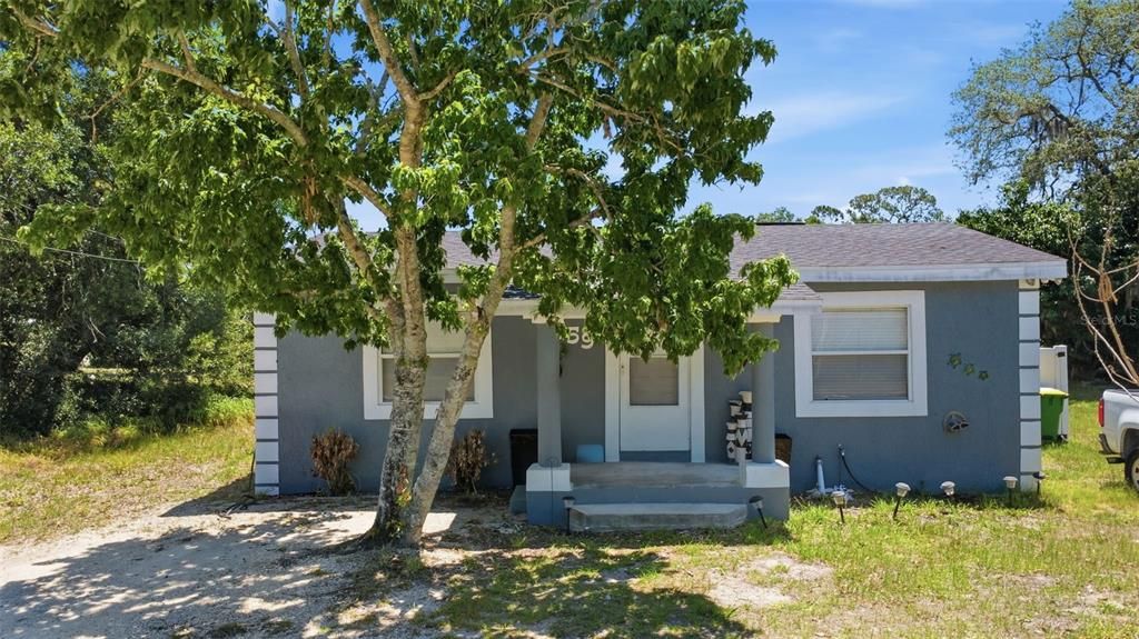 For Sale: $188,000 (2 beds, 1 baths, 816 Square Feet)