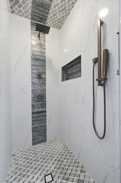 For Sale: $325,000 (3 beds, 2 baths, 3261 Square Feet)
